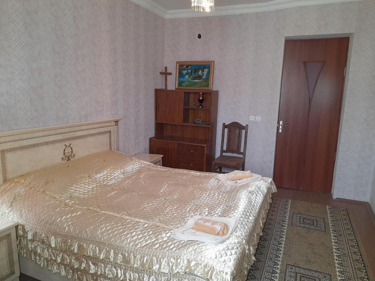 Udabno Naili Hotel Buitenkant foto