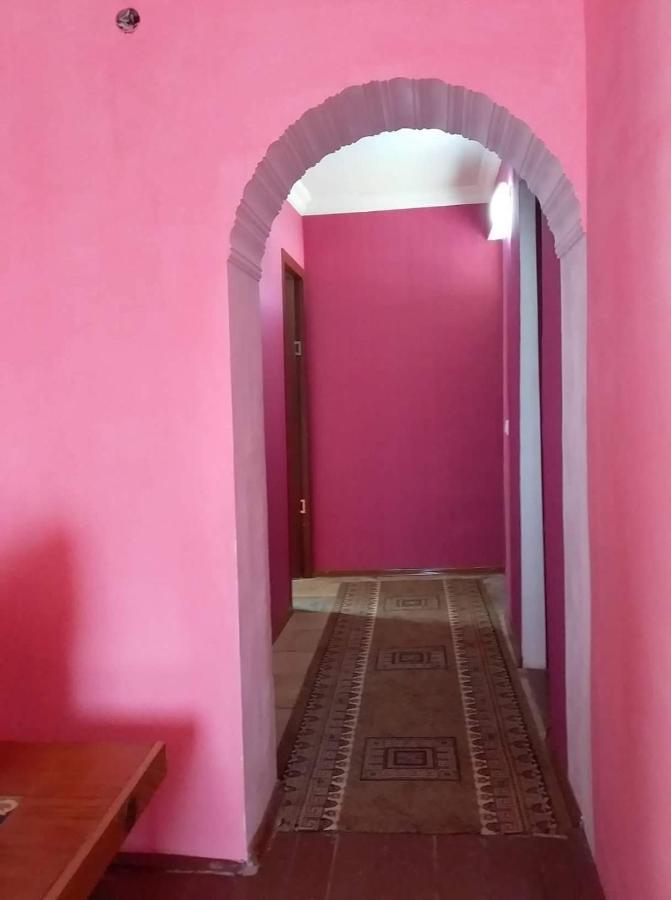 Udabno Naili Hotel Buitenkant foto