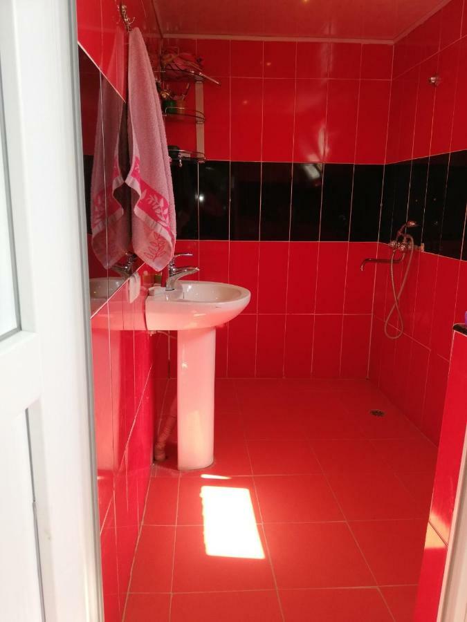 Udabno Naili Hotel Buitenkant foto
