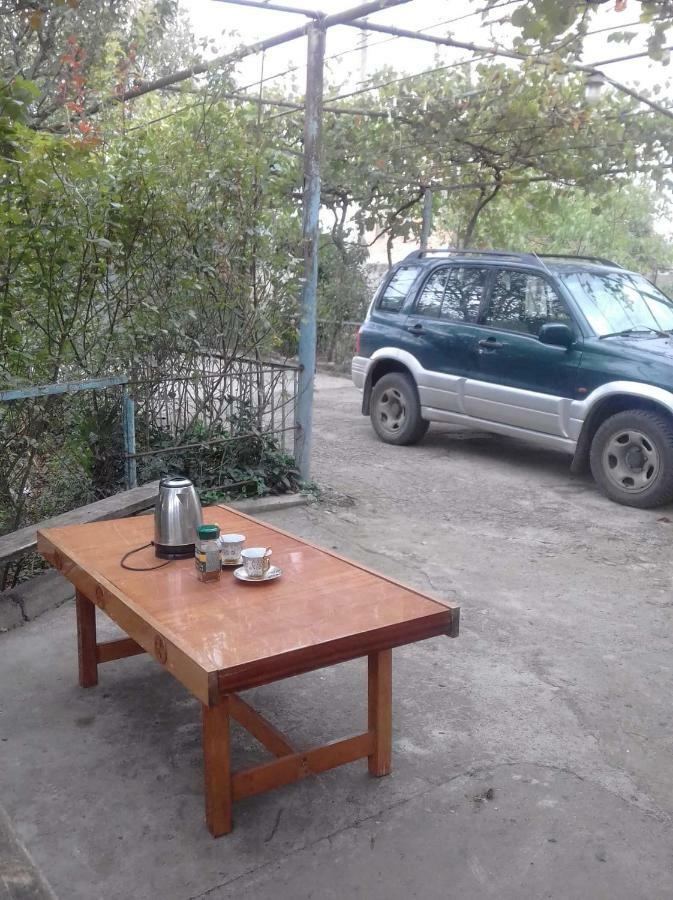 Udabno Naili Hotel Buitenkant foto