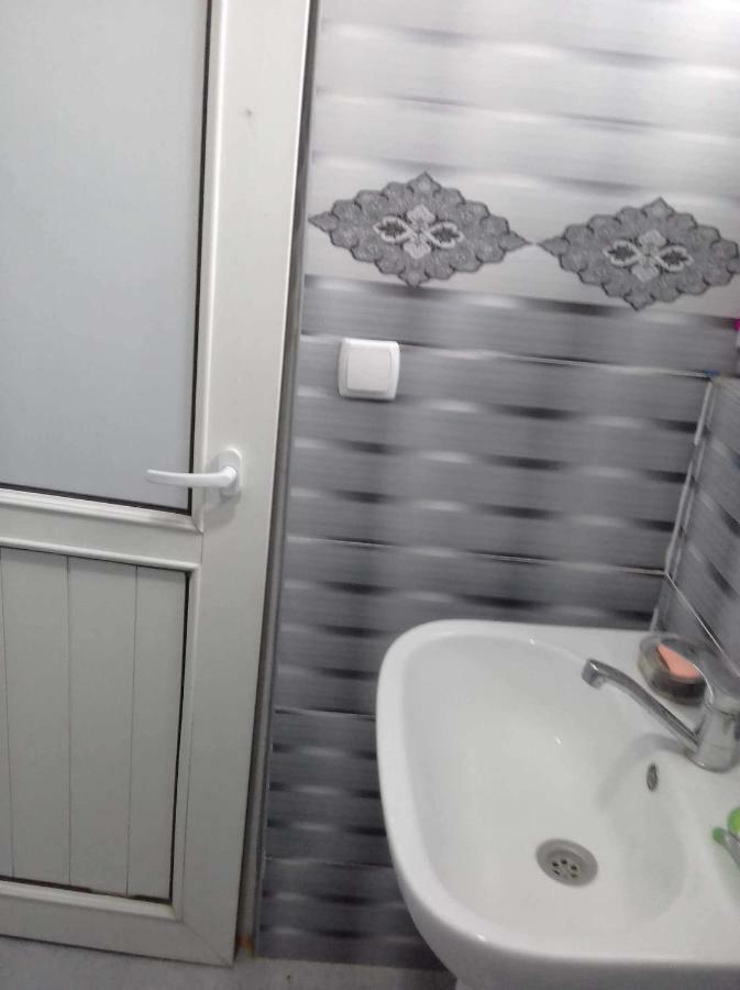 Udabno Naili Hotel Buitenkant foto